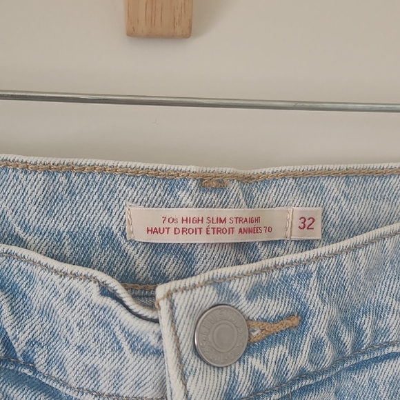 Levi's Light Blue 70s Straight - Picture 2 of 9